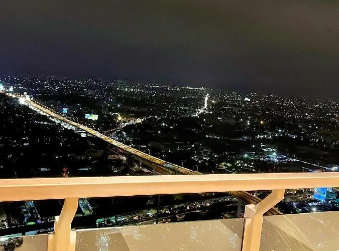 Aparthotel Lark Staycation Manila