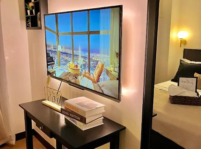 Aparthotel Lark Staycation