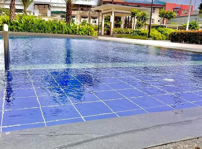 Lark Staycation Aparthotel *